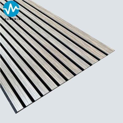 Panneaux muraux en bois ardois acoustique en chêne gris avec feutre noir